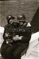 1943-1944 Budapest, kőbányai életképek, utcai plakátok, szobrok, épületek, stb., Keveházi János (?-?...