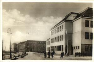 Ungvár, Uzshorod, Uzhorod; utcakép / street view + 1938 Ungvár visszatért So. Stpl. (EK)