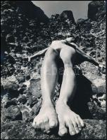 cca 1973 A fényképezés ellazít, 4 db szolidan erotikus vintage fotó, 18x8 cm és 24x18 cm között / 4 erotic photos