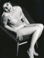 cca 1970 Otthoni kényelemben, 3 db szolidan erotikus vintage fotó, 22x17 cm / 3 erotic photos