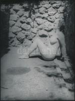 cca 1973 Szolidan erotikus vintage fotók tétele, 13 db fénykép, 11x7 cm és 27x19 cm között / 13 erot...