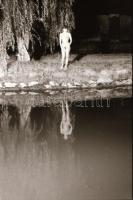 cca 1974 A gyulai vár éjszakai látogatója, szolidan erotikus felvételek, 29 db vintage negatív, 24x3...