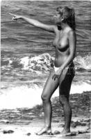 Erotic nude lady. photo (non PC)