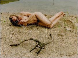 cca 1994 Menesdorfer Lajos (1941-2005) budapesti fotóművész hagyatékából, 2 db feliratozott, vintage...