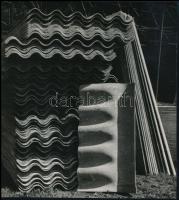 cca 1958 Hullámok és vonalak, Markovics Ferenc feliratozott, vintage fotóművészeti alkotása, 19,5x17,5 cm