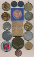 Vegyes: 16db-os érme, medál és plakett tétel, külföldi és magyar darabok, közte ~1920-1930. "Ma...