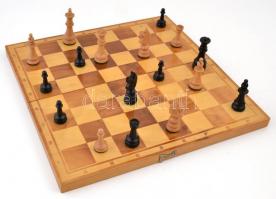 Sakk-készlet, fa, hiánytalan, jó állapotban, 35x35x3,5 cm