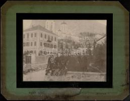 cca 1914 Mostar, Katonák csoportja, kartonra kasírozott fotó, 17x23 cm