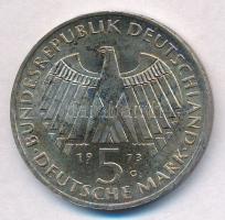 NSZK 1973G 5M "Frankfurti Parlament 125. évfordulója" T:2 patina
FRG 1973G 5 Mark Ag &quo...