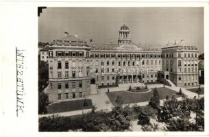 Budapest XI. Szent Imre herceg útja 5-7. Redemptorissza Szerzetesnők Tan- és Nevelőintézete - 21 db ...