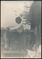 1927-1929 Bp., Életképek az FTC teniszpályáról, 2 db fotó, hátoldalon feliratozva, 17,5x13 cm