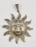 Ezüst(Ag) nap alakú medál, jelzett, d: 5 cm, nettó: 7,7 g