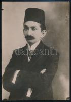 1913 Sabah Eddin herceg, a török nagyvezér gyilkosa, korabeli sajtófotó hozzátűzött szöveggel, 12x16 cm / Sabah Eddin, murder of the Turkish Grand vizier, press photo, 12x16 cm