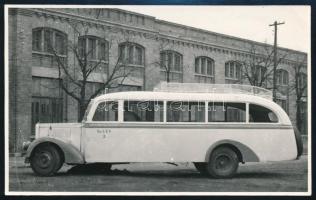 A Gy.S.E.V. 2. számú autóbusza Sopronban a SOTEX előtt, hátoldalon feliratozott fotó, 8,5x13 cm