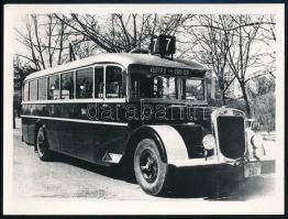 cca 1930-1970 Budapest, Az 5-ös, 7-es és 9-es buszok forgalomban, 2 db későbbi előhívás és egy korab...