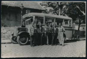cca 1932-1940 Budapest, A 22-es busz (Széna tér - Budakeszi) , későbbi előhívás, felületén törésnyomokkal, 12x18 cm