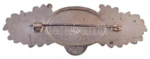 Svájc DN "2500" ezüstözött, zománcbetétes hegyimentő jelvény 2500 szolgálati óra után T:2
...