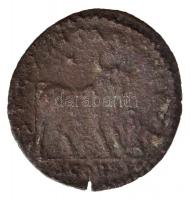 Római Birodalom / Arles / II. Julianus 361-363. AE2 (5,65g) T:3 rep.
Roman Empire / Arles / Julian ...