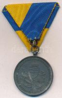 1941. "Délvidéki Emlékérem" cink emlékérem mellszalaggal. Szign.: BERÁN L. T:2 Hungary 194...