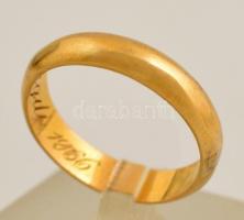 14 K arany karikagyűrű, belül gravírozással 4,4 g, 57-es méret / 14 C gold bracelet 4,4 g size: 57