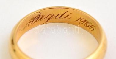 14 K arany karikagyűrű, belül gravírozással 4,4 g, 57-es méret / 14 C gold bracelet 4,4 g size: 57