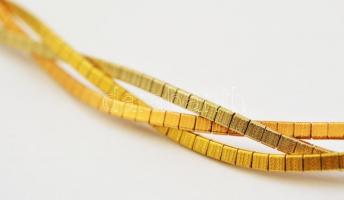 18 Karátos fonott arany nyakék eredeti bőr tokjában. Jelzett. 29,64 g / 18 C solid gold necklace in ...