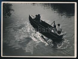 cca 1939 Dulovits Jenő (1903-1972) budapesti fotóművész hagyatékából 3 db vintage fotó, pecséttel je...