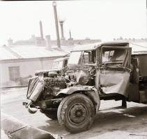 cca 1958 Teherautók, 6 db szabadon felhasználható vintage negatív, 6x6 cm