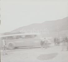 Autóbuszok tétele: 1 db papírkép + 4 db szabadon felhasználható vintage negatív, 6x6 cm