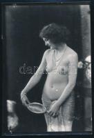 cca 1928 Demeter Károly (1892-1983) párizsi korszakából való szolidan erotikus felvételek, 3 db vint...