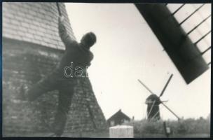 cca 1960 Szélmalmok, 4 db fotó, 24x18 cm és 10x15 cm között / windmills