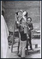 1945 Háborús bűnösök nyilvános kivégzése, 4 db vintage negatívról készült mai nagyítás, 25x18 cm