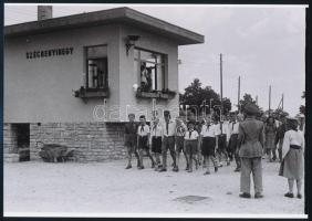cca 1960 Budapest, Úttörő vasút, 6 db fotó + 3 db képeslap, 6x9 cm és 18x25 cm között