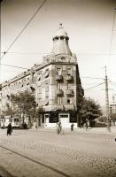 cca 1925 Budapest, 19-es villamos a Vilmos császár út és az Andrássy út sarkán, szabadon felhasználható vintage negatív, 9x6 cm