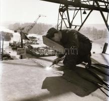 cca 1958 Tiszavölgyi József (1909-?) budapesti fotóriporter hagyatékából 10 db szabadon felhasználha...