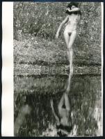 cca 1975 Válogatás egy régi portfólióból, 4 db szolidan erotikus fénykép, 24x18 cm / 4 erotic photos