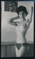 cca 1970 Régi szép történetek, 7 db szolidan erotikus fénykép, 12x6 cm és 13x16 cm között / 7 erotic photos