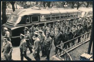 1968 a Magyar Katonazenekar tagjainak vendégfellépése az NDK-ban3 db fotó + 1 db foltos emléklap