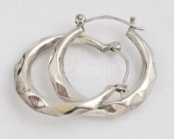 Ezüst(Ag) mintás karikafülbevalópár, jelzett, d: 2,7 cm, nettó: 3,7 g