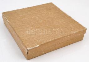 Hollóházi tányér, matricás, jelzett, hibátlan, eredeti dobozában, d: 19 cm