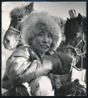 4 db sajtófotó, sérülésekkel, 19x12 és 30x22 cm