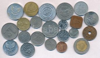 22db különböző fémpénz, benne Brunei, Indonézia, Malajzia T:2,2- 22pcs of different coins, including Brunei, Indonesia, Malaysia C:XF,VF