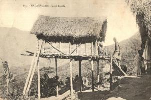 Madagascar, Sase Tanala / Malagasy folklore, house