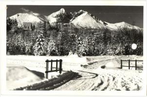 7 db régi magyar, történelmi magyar és katonai, uralkodói képeslap / 7 pre-1945 Hungarian and histro...