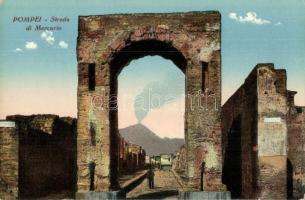 16 db régi külföldi városképes lap / 16 pre-1945 European town-view postcards