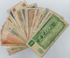 40db-os vegyes külföldi papírpénz tétel, közte több szovjet, lengyel, bolgár bankjegy T:II-III-
40p...