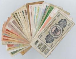 39db-os vegyes külföldi papírpénz tétel, közte lengyel és csehszlovák bankjegyek T:I-III
39pcs of f...