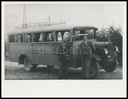 cca 1930 A Sellye - Vajszló - Mecske - Pécs vonalon közlekedő busz, utólagos előhívás, 9x12 cm