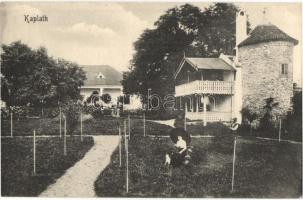 Kaplat, Kaplath, Koplotovce; Friedeczky vár az alsó házzal. Wykopal János kiadása / castle with villa  (fl)