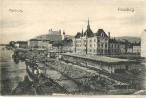 Pozsony, Pressburg, Bratislava; rakpart uszályokkal és vasúttal. Bediene dich allein / quay with barges and railway
